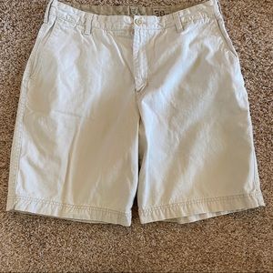 Izod shorts flat front 4 pocket tan khaki 36W